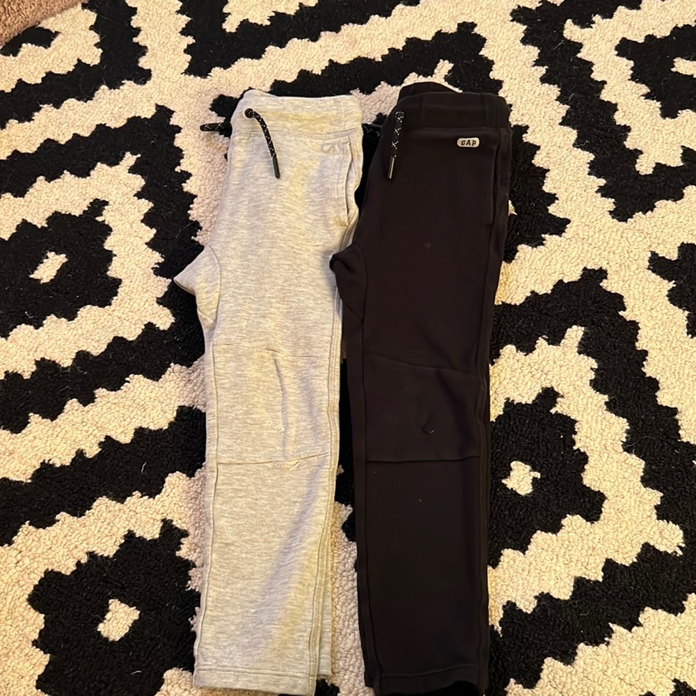 GAP toddler joggers, set of 2, size 4